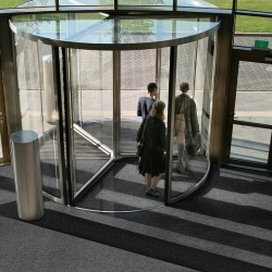 Covor textil MASTER TRAX, culoare carbune, 90x235cm, fara margine Covor textil MASTER TRAX, culoare carbune, 90x235cm, fara margine