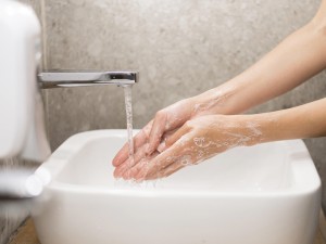 Soluții eficiente pentru Igiena Mâinilor: Săpun Lichid, Săpun Spumă și Dezinfectanți Soluții eficiente pentru Igiena Mâinilor: Săpun Lichid, Săpun Spumă și Dezinfectanți