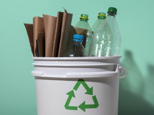 Colectează responsabil! Alege coșurile de gunoi pentru colectare selectivă! Colectează responsabil! Alege coșurile de gunoi pentru colectare selectivă!