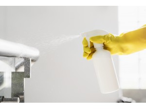 Folosește cele mai performante echipamente de protecție și soluții pentru igienă și sănătate